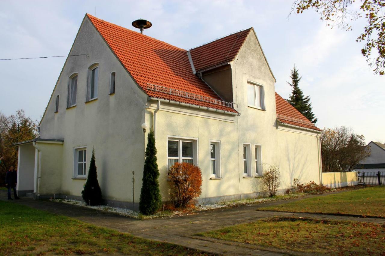 Ferienwohnung "Zur Alten Schule" Neuburxdorf Exteriör bild